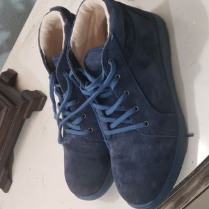 Uggs  unisex shoes/boots